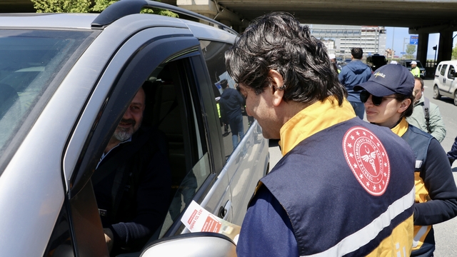 Trabzon'da ambulanslar için fermuar sisteminin önemi sürücülere anlatıldı