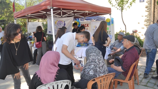 Ödemişli öğrenciler yaşlı bakımındaki becerilerini sahaya yansıttı