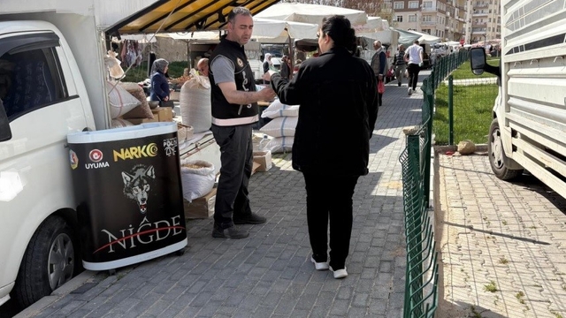 Niğde'de narkotik ekiplerinden bilgilendirme çalışması
