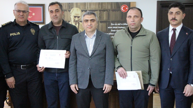 Amasya'da hayat kurtaran polisler: "Heimlich manevrasını hiç tereddüt etmeden uyguladık"