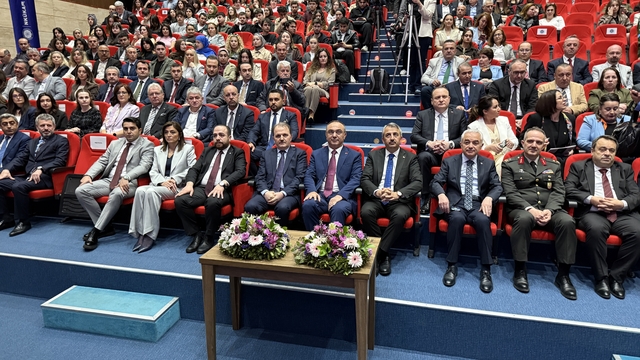 Çalışma ve Sosyal Güvenlik Bakan Yardımcısı Ertem Tekirdağ'da kariyer fuarında konuştu: