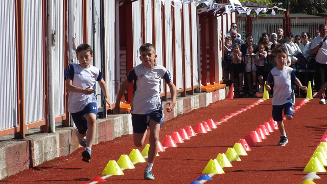 Erdek'te küçükler atletizm festivali düzenlendi