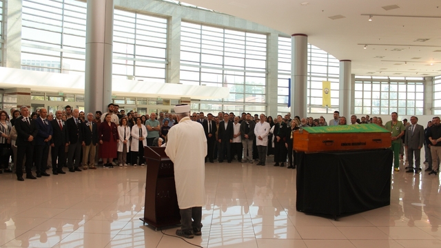 Trakya Üniversitesi Öğretim Üyesi Prof. Dr. İlker Dıbırdık son yolculuğuna uğurlandı