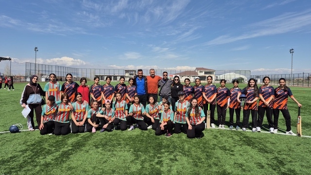 Fevzi Geyik Ortaokulu 8 branşta bölge finallerine yükseldi