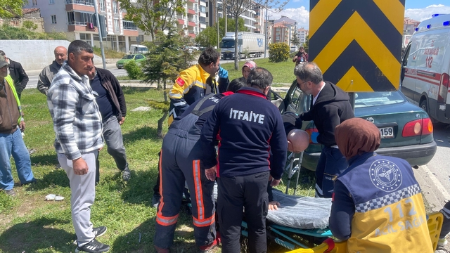 Çorum'da iki aracın çarpıştığı kazada 1 kişi yaralandı