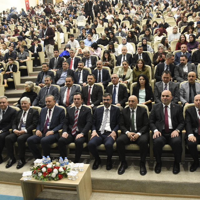 Bitlis'te 1. Uluslararası Sağlık ve Tıp Bilimleri Kongresi başladı