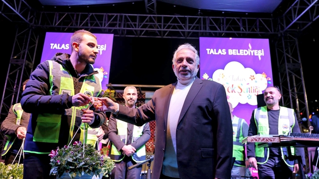 Talas Çiçek Şenliği'nde Grup Şantiye'den unutulmaz gece