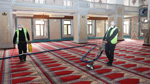 Nilüfer'in ibadethanelerinde bahar temizliği