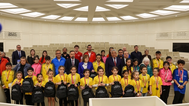 Başkan Şahin, şampiyon sporcularla bir araya geldi