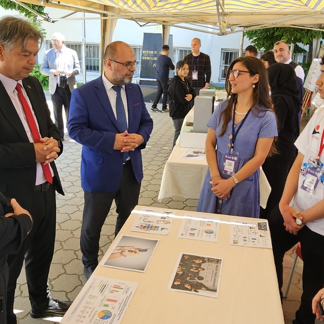 Nazilli'de İmam Hatip Lisesi bilim fuarı düzenledi