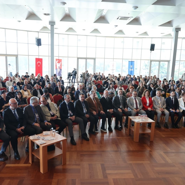Anadolu'nun seramik kültürü Bursa'da konuşuldu