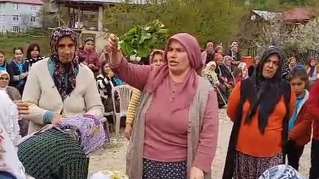 Feke'de geleneksel Hıdırellez şenliği düzenlendi