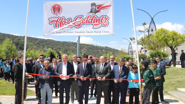 Taşova'da "Vakti Kuşanma Projesi" sergisi açıldı