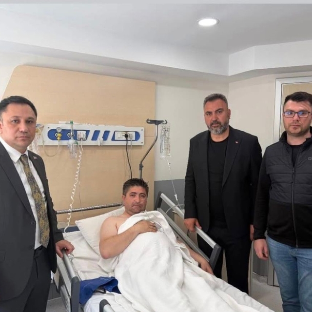 Elektrik akımına kapılan Akar'a ziyaret