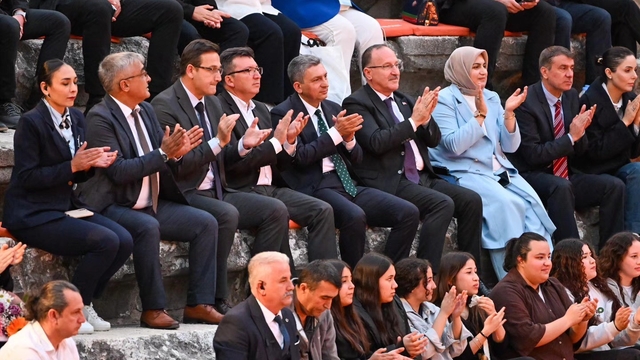 Aspendos'ta "Kökten Geleceğe Maarif Yolcuları" konserine yoğun ilgi