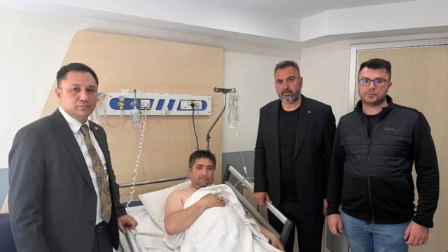 Elektrik akımına kapılan Akar'a ziyaret