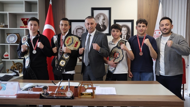 Niğdeli muaythai sporcularından Türkiye dereceleri