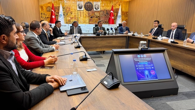 Erzincan'dan Türkiye'ye örnek olacak gençlik projesi
Erzincan'dan Türkiye'ye yeni model: Gençler için dijital dünya sempozyumu