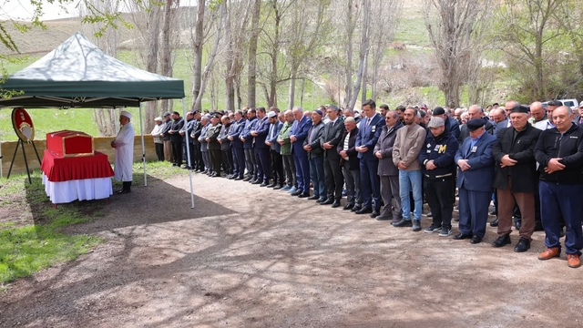 Kıbrıs gazisi Doğan, Bayburt'ta son yolculuğuna uğurlandı