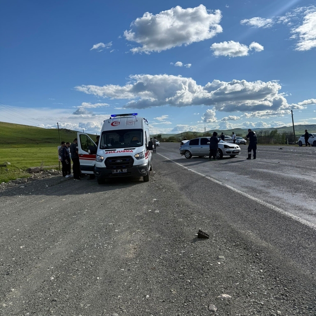 Elazığ'da trafik kazası: 3 yaralı