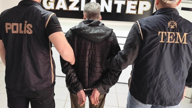 Kırmızı bültenle aranan 2 DEAŞ üyesi Gaziantep'te yakalandı