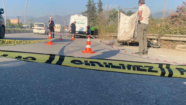 Tırla çarpışan sepetli motosikletin sürücüsü hayatını kaybetti