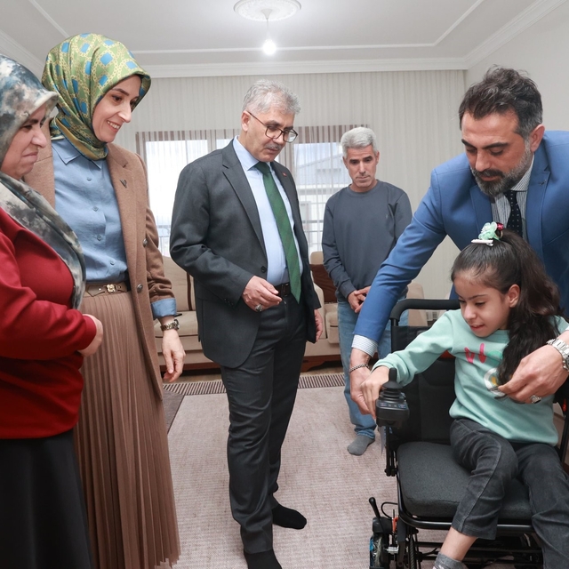 Vali Çelik, minik Sümeyye'nin rüyasını gerçekleştirdi