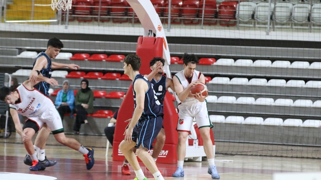 U18 Basketbol Türkiye Şampiyonası'nda çeyrek finalistler belli oldu