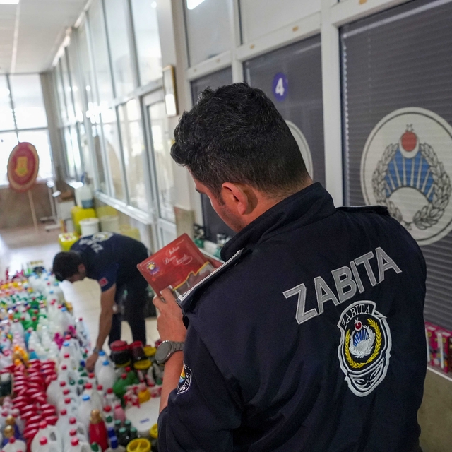 Tarsus'ta 6 bin 167 sağlıksız ürüne el konuldu