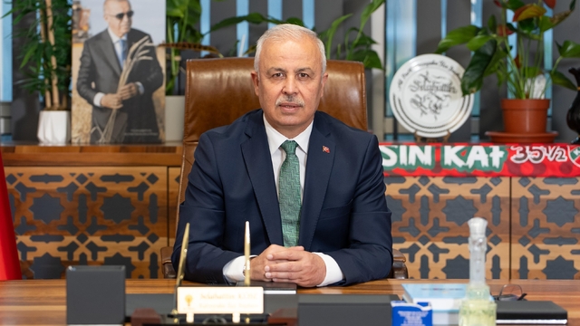 AK Parti'den Karşıyaka Belediyesi'ne 'yönetim krizi' tepkisi: "Artık yönetilemiyor"