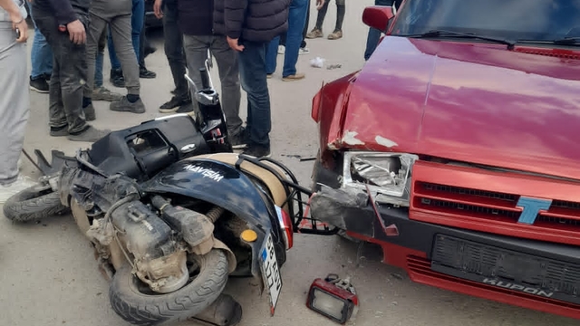 Suşehri'nde motosiklet ile otomobilin çarpıştığı kazada 1 kişi yaralandı