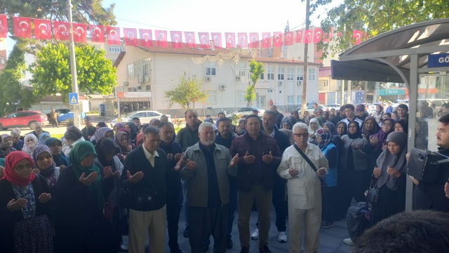 Mersin'de hacı adayları kutsal topraklara uğurlandı
