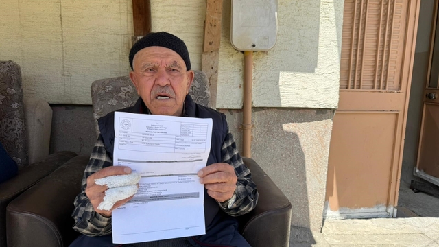 Kapıyı kırıp 86 yaşındaki adamı önce merdivenden attı, sonra darp etti
Genç komşusunun saldırısına uğrayan İbrahim Akça:
"Bana dayak attı, kafama, gözüme vurdu, kaburgalarımı kırdı"