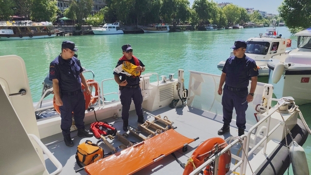 Sahil Güvenlik Komutanlığı'ndan 112 Personeline Tıbbi Tahliye Eğitimi
