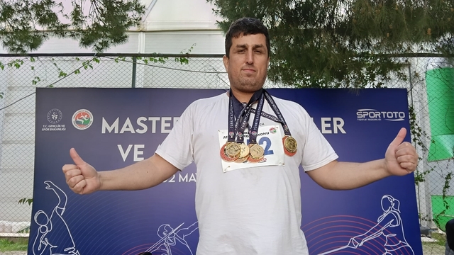 Balıkesirli vetaran sporcu öğretmen 4 dalda şampiyon oldu
