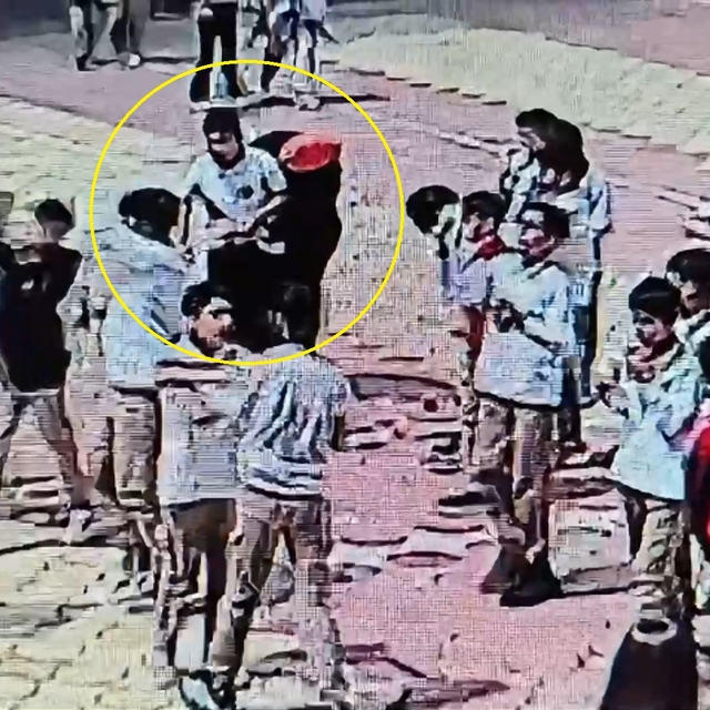 Heimlich manevrasıyla öğrencisinin hayatını kurtardı
