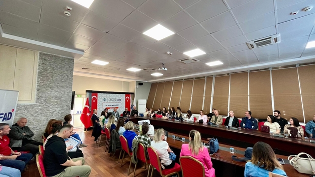 Edirne'de afetlerde yabancı ekiplerle koordinasyon için öğretmenlere eğitim