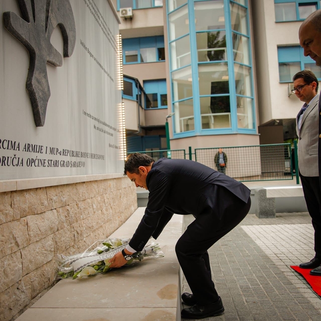 Başkan Aydın'dan Saraybosna'da anlamlı temas
Saraybosna'da Türkiye-Bosna ka...