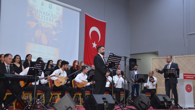 Bulanık'ta "Anadolu İzleri Halk Konseri" düzenlendi