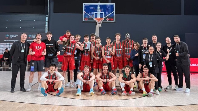 Karşıyaka ile Petkimspor, gençlerde farklı performans sergiledi