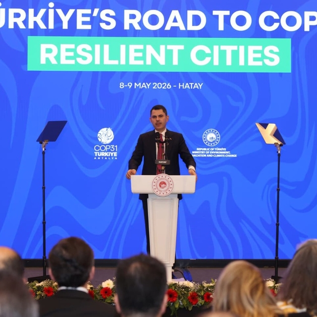 Bakan Kurum: "Üretim hızımızı saatte 23, günde 550 konuta ulaştırdık"
"Depr...