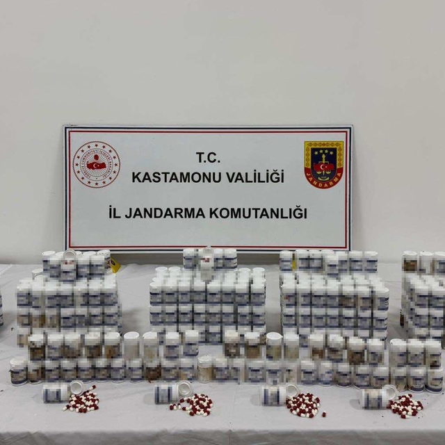 Kastamonu merkezli 3 ilde zehir tacirlerine operasyon: 16 tutuklama