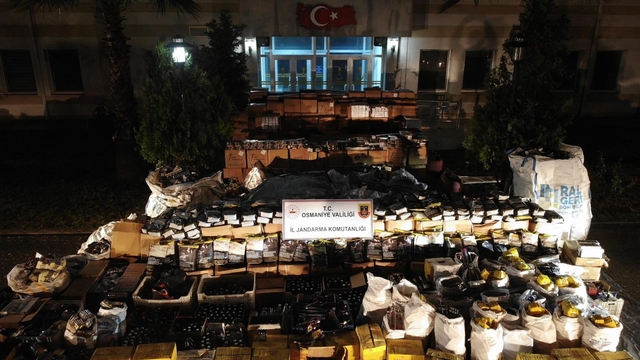 Osmaniye'de 15 milyonluk kaçak ürün operasyonu: 3 tutuklama