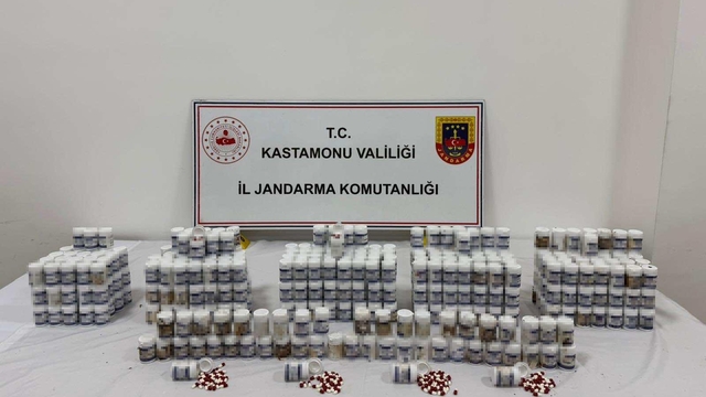 Kastamonu merkezli 3 ilde zehir tacirlerine operasyon: 16 tutuklama