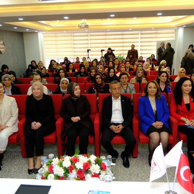 Başarı hikâyeleri "Zirvede Kadın Var!" etkinliğinde paylaşıldı