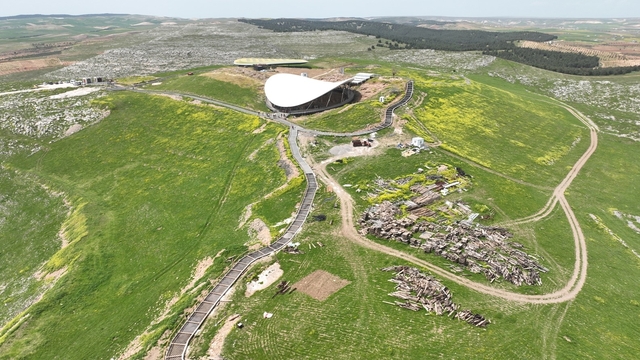 Yeşile bürünen Göbeklitepe havadan görüntülendi
Tarih ile doğa Göbeklitepe'de buluştu
