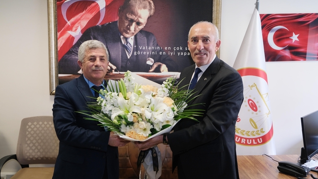 Mazbatayı alan Odakır: "Hizmetlerimizle konuşulmaya devam edeceğiz"