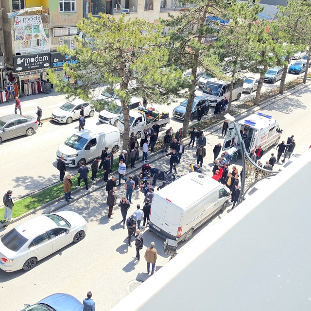 Tatvan'da motosiklet ile elektrikli bisiklet çarpıştı: 2 yaralı