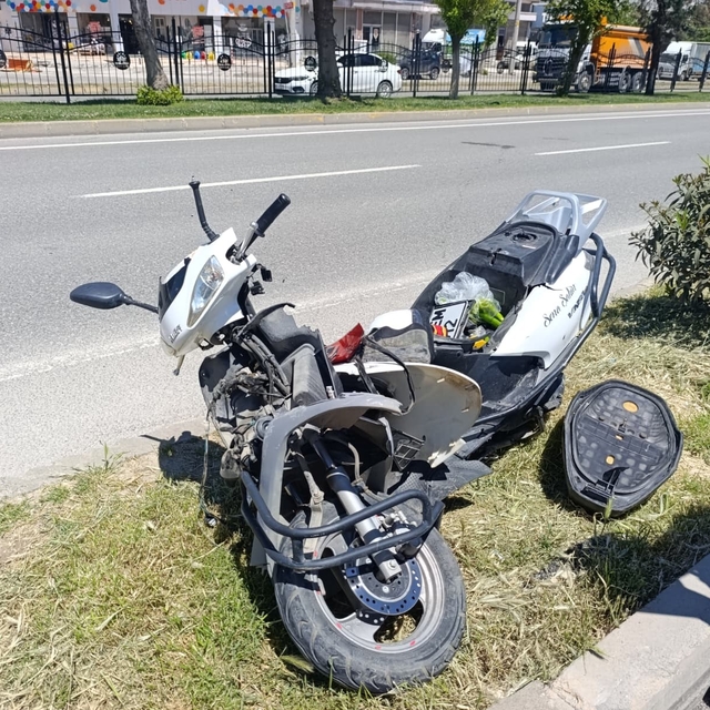 İki motosiklet çarpıştı: 2 yaralı