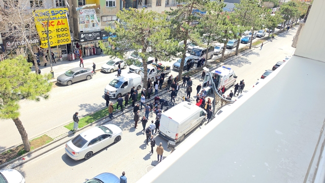 Tatvan'da motosiklet ile elektrikli bisiklet çarpıştı: 2 yaralı